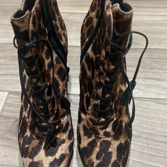 Steve Madden Leopard Print Ankle Boots - Picture 4 of 14